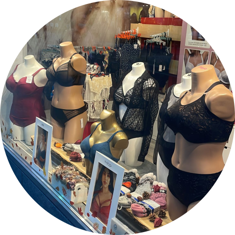 Foto vom Laden aussen - fit your curves - Bochum - Brückstraße